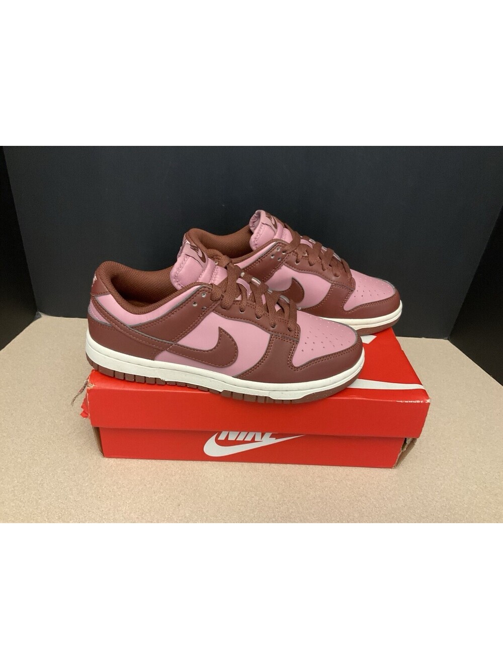 New! Womens Nike Dunk Low Next Nature Athletic Shoes. Size 6. Awesome Shoes!